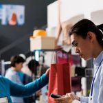 TikTok水晶氛围灯爆款出圈，eBay德国SpeedPak服务上线，电动剃须刀牙刷领跑男性礼品市场